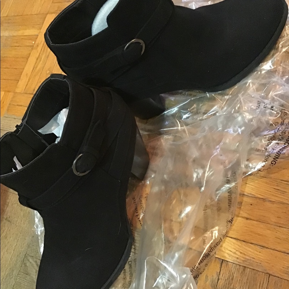 Freda JustFab Black Booties